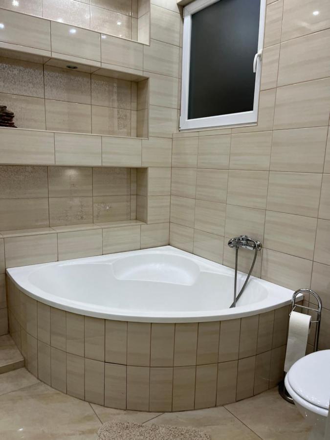 מישקולץ Szechenyi Apartman מראה חיצוני תמונה